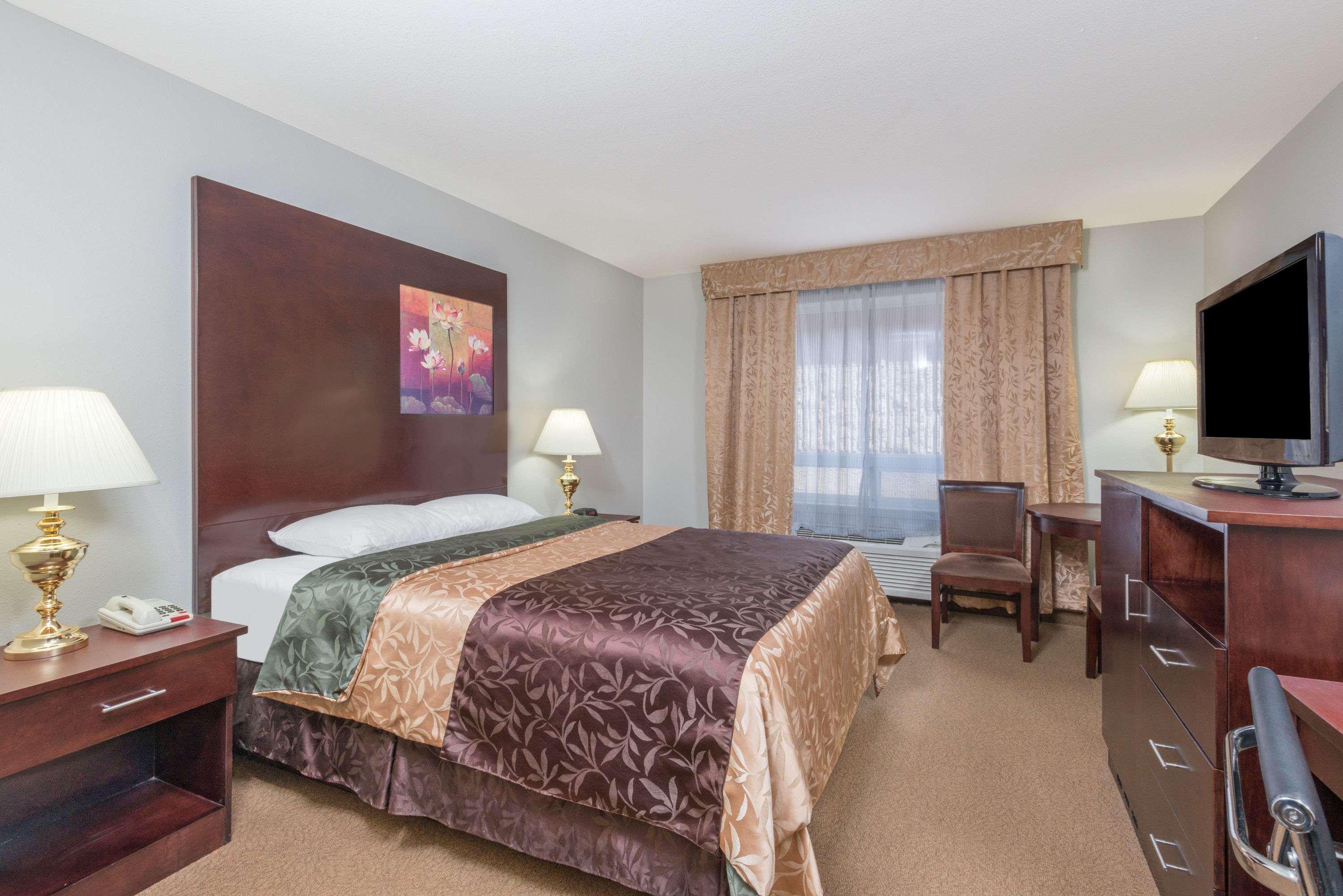 Super 8 By Wyndham Innisfail Εξωτερικό φωτογραφία