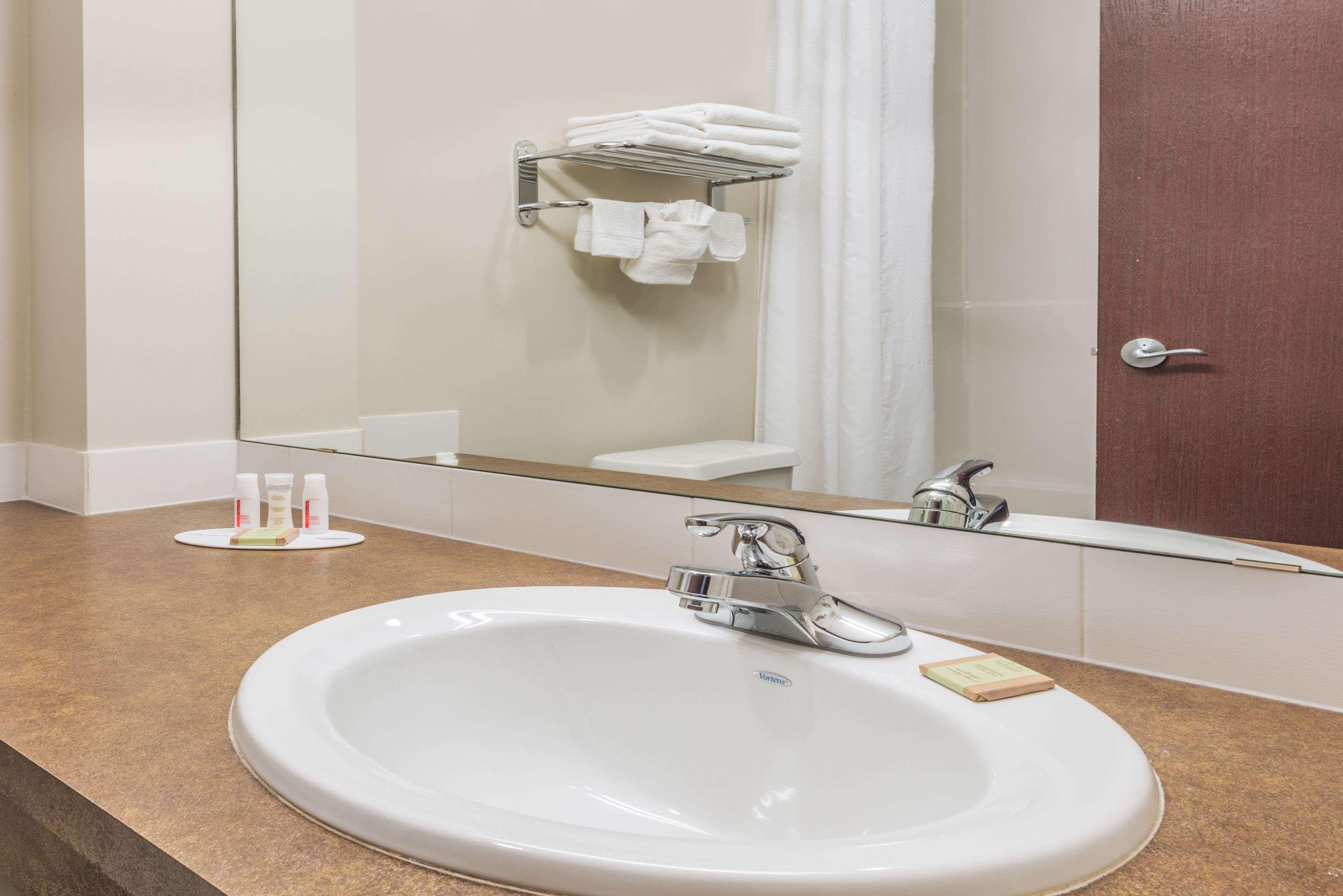 Super 8 By Wyndham Innisfail Εξωτερικό φωτογραφία