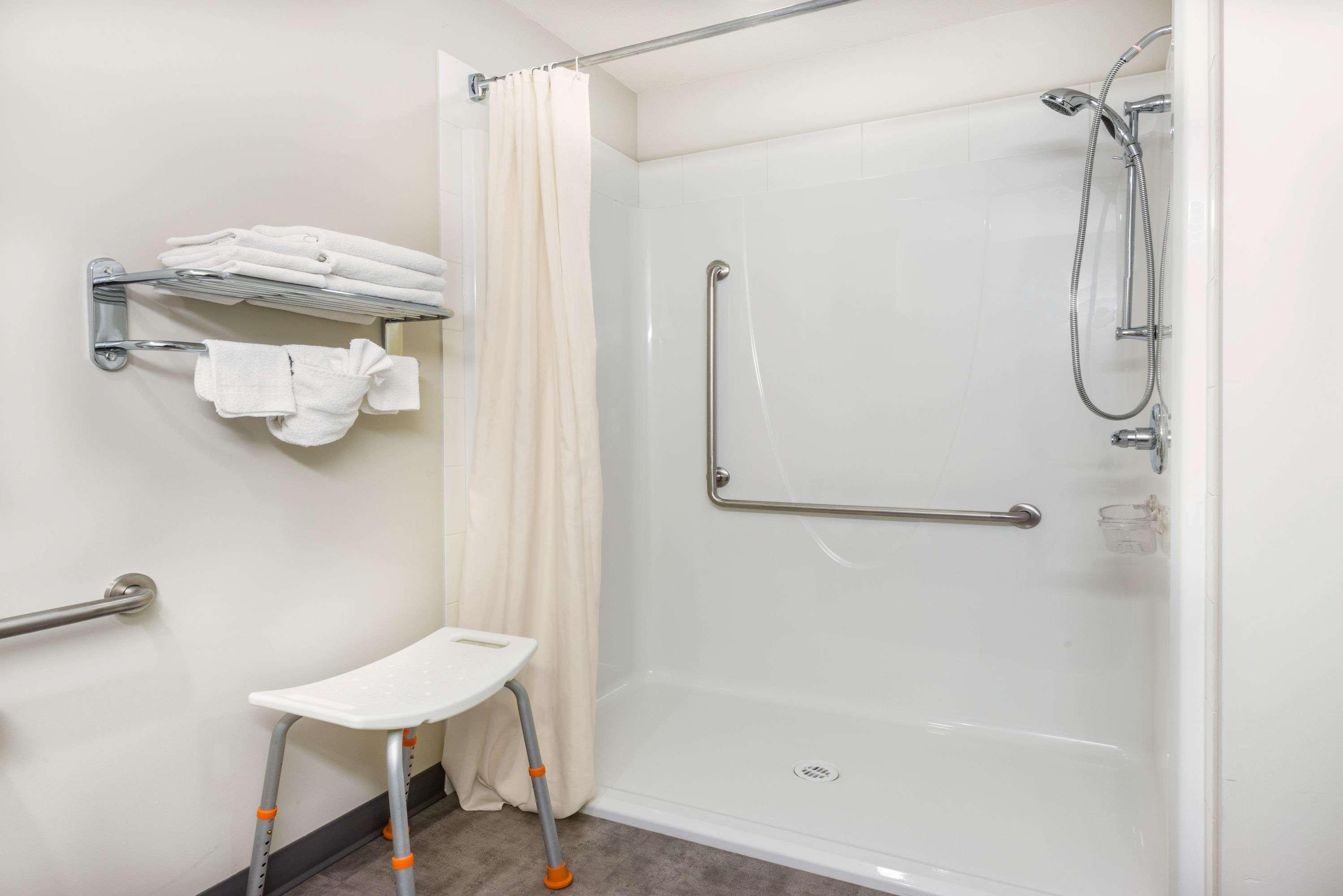 Super 8 By Wyndham Innisfail Εξωτερικό φωτογραφία