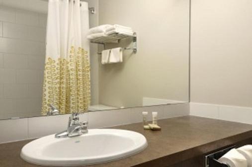 Super 8 By Wyndham Innisfail Εξωτερικό φωτογραφία